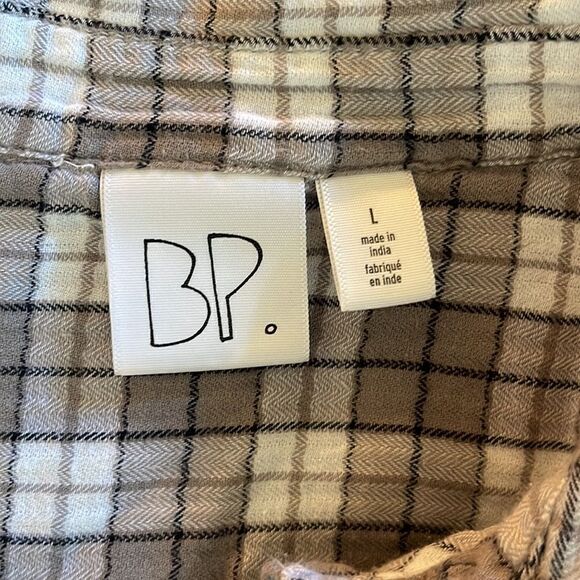 BP. Flannel shirt.  Size Juniors Large. - Picture 4 of 5